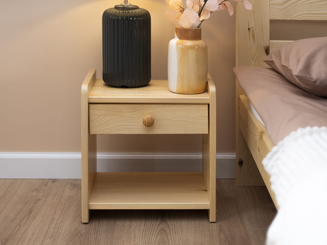 Vita éjjeliszekrény fenyő