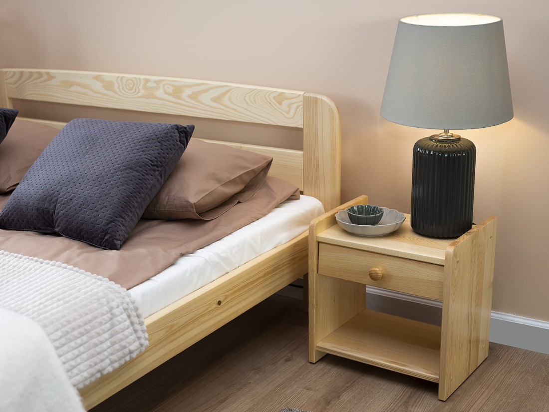 Vita éjjeliszekrény fenyő