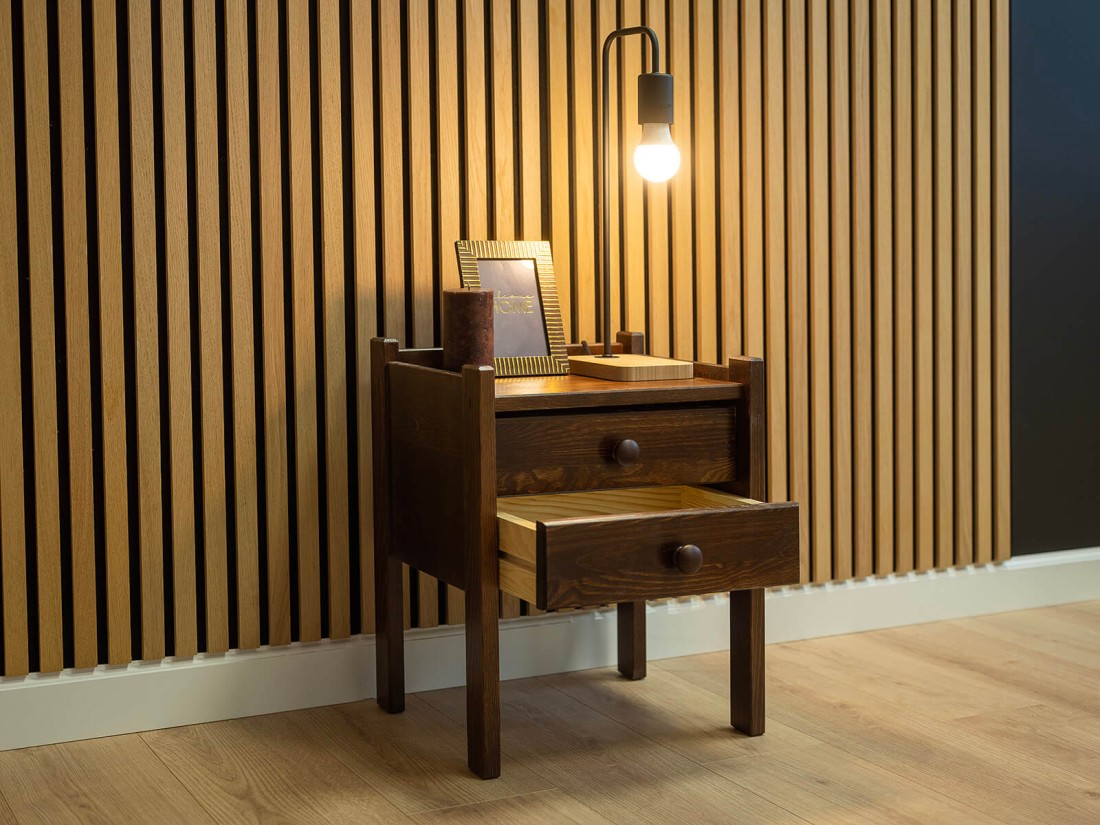 Ota éjjeliszekrény dió