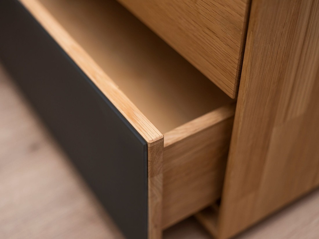 Tölgyfa éjjeliszekrény két fiókkal Teramo