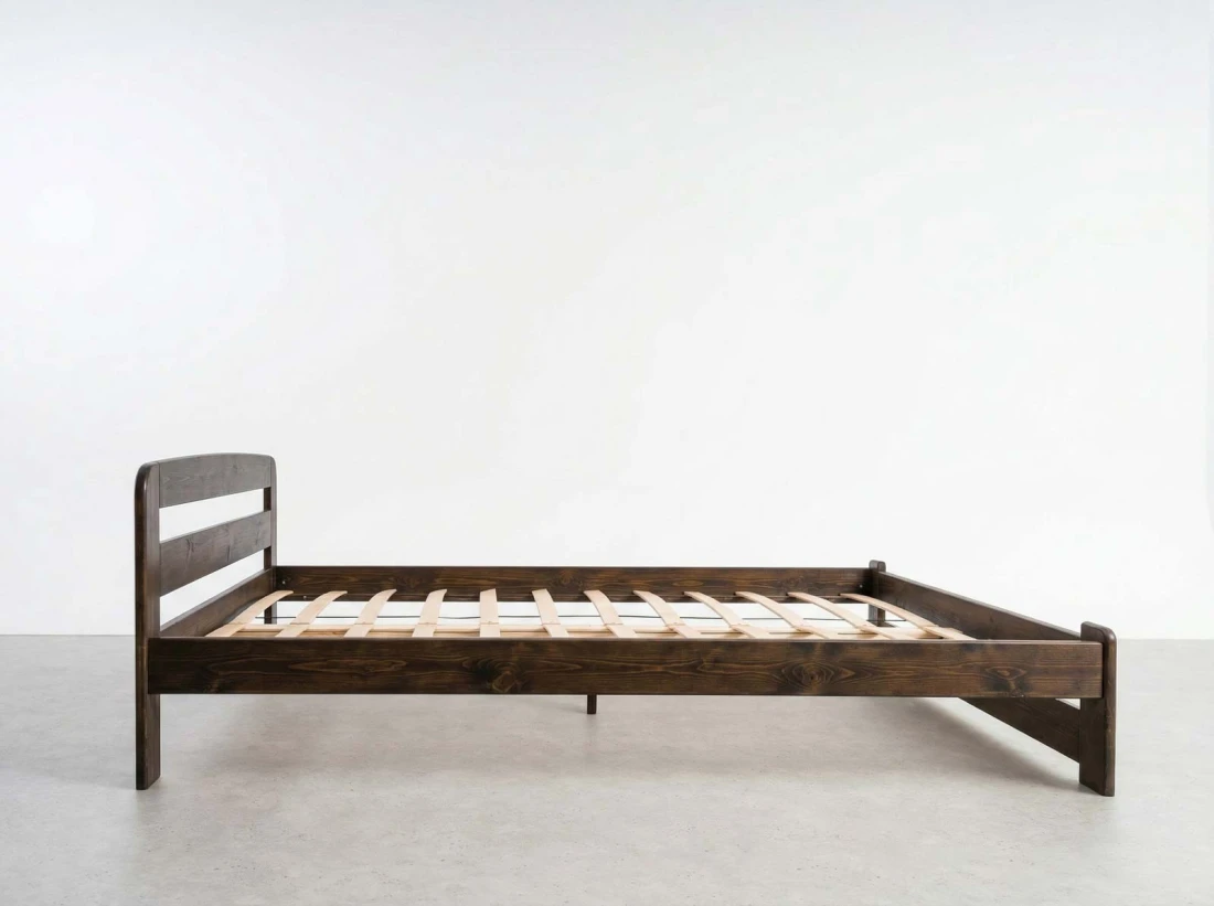 Fenyő ágy 140x200 Sasa dió