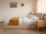 Kárpitozott ágy tárolóhellyel Tilo 180x200 Bézs Velvet